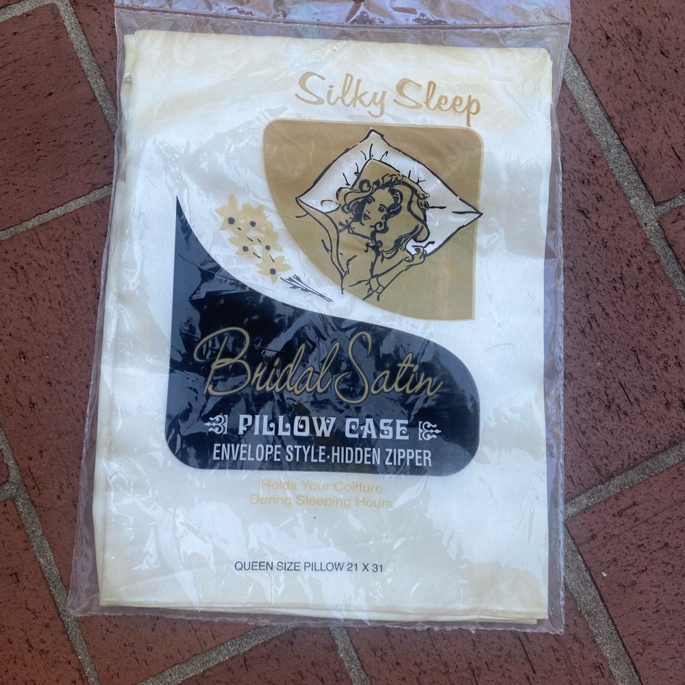 Silky Sleep Bridal Satin Pillow Case QUEEN Size - Save your Hairdo!  Vintage NOS